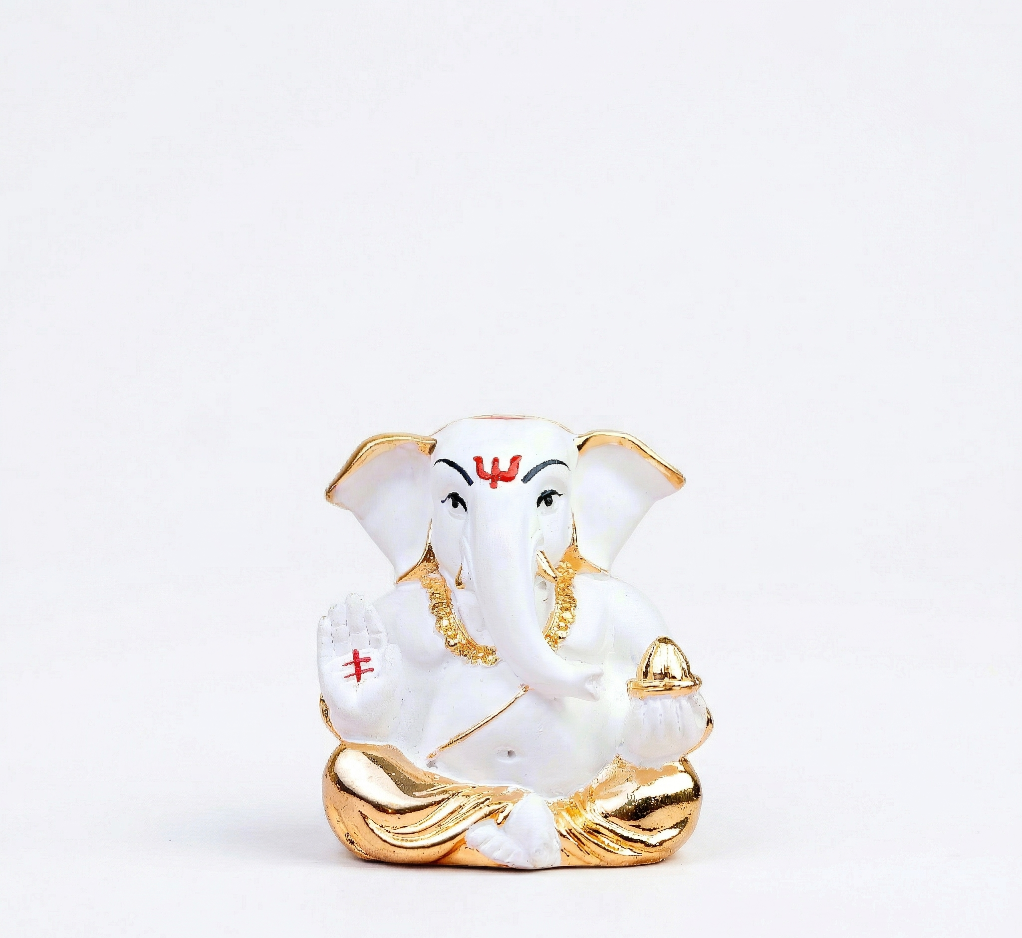 White Marble Ganesha Idol for a Blessed Home