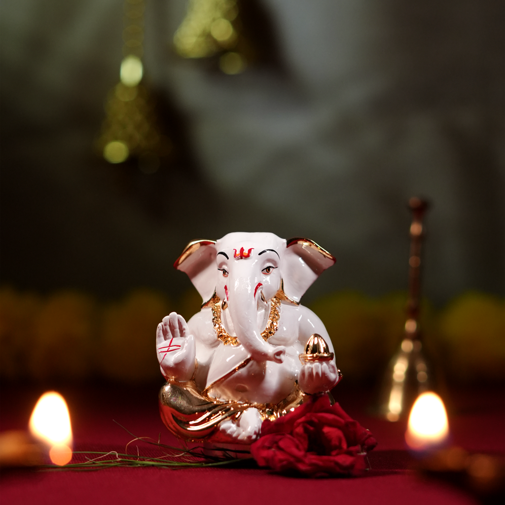 White Marble Ganesha Idol for a Blessed Home
